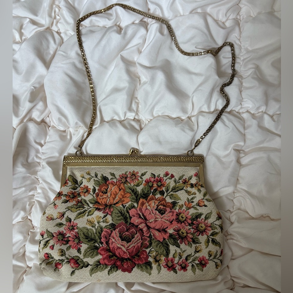 Vintage Needlepoint Kisslock Purse